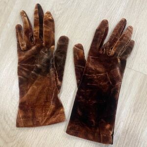Vintage Carolina Amato bronze velvet gloves